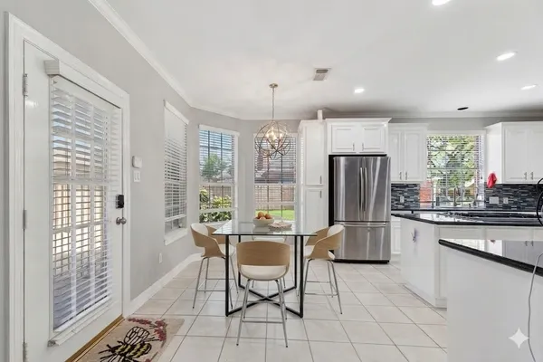 $560,000 | 4303 Noble Oak Trail, Houston, TX 77059