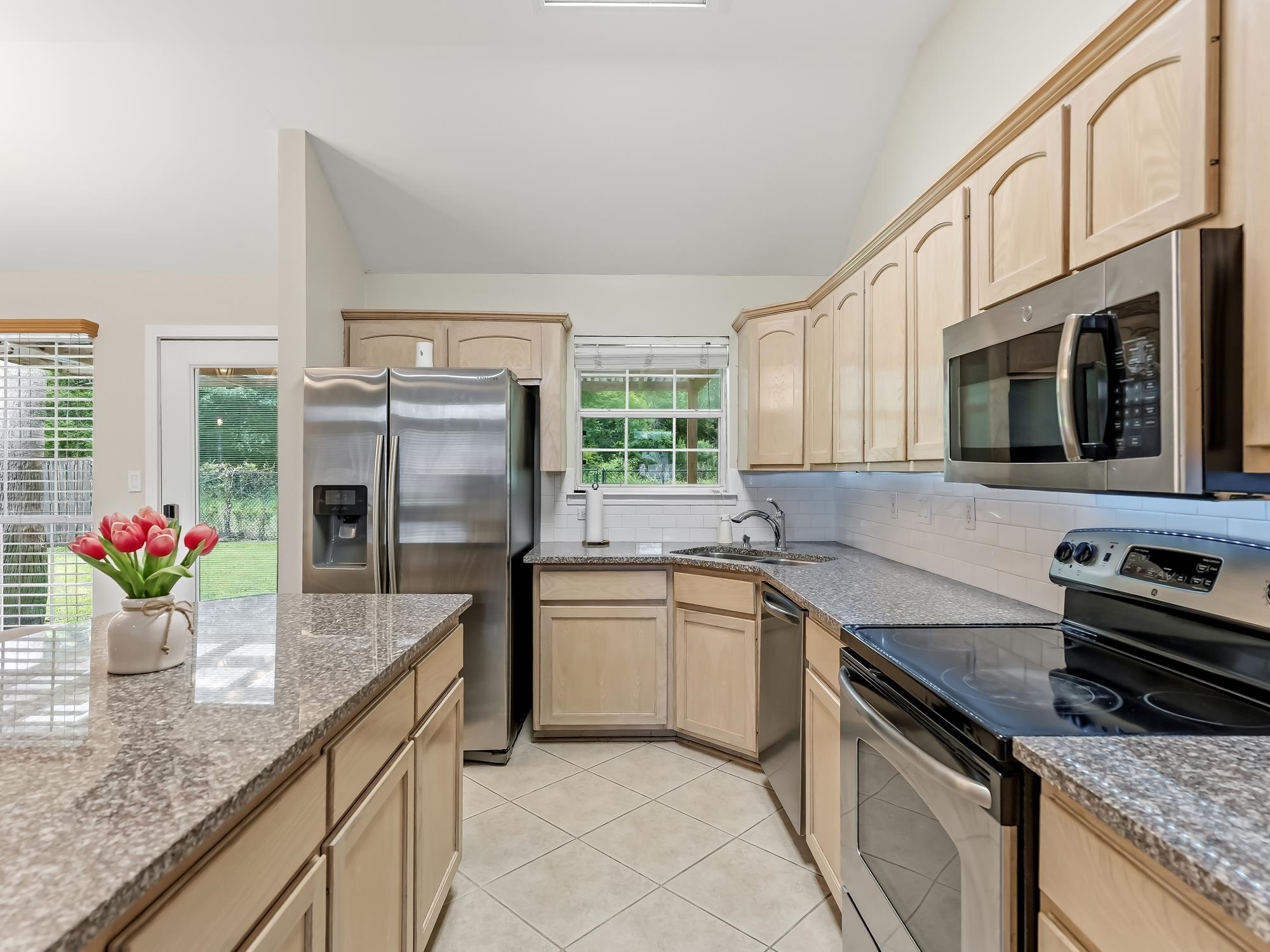 7250 Hidden Valley Drive Beaumont, TX 77708 - Photo 15 of 31