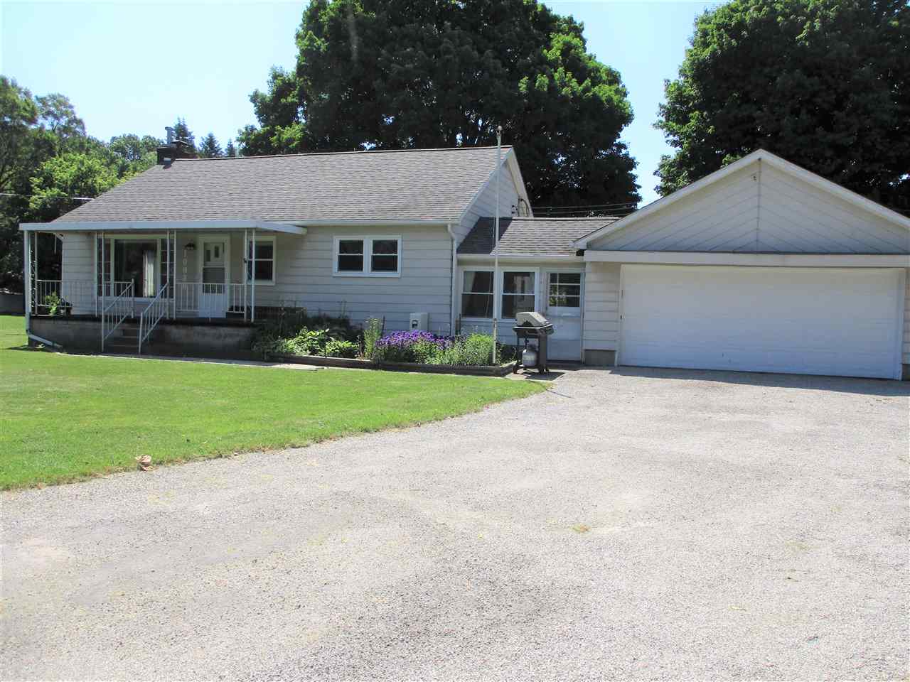 10936 Lansing Road Durand, MI 48429 - Photo 1 of 44 50079505.JPG