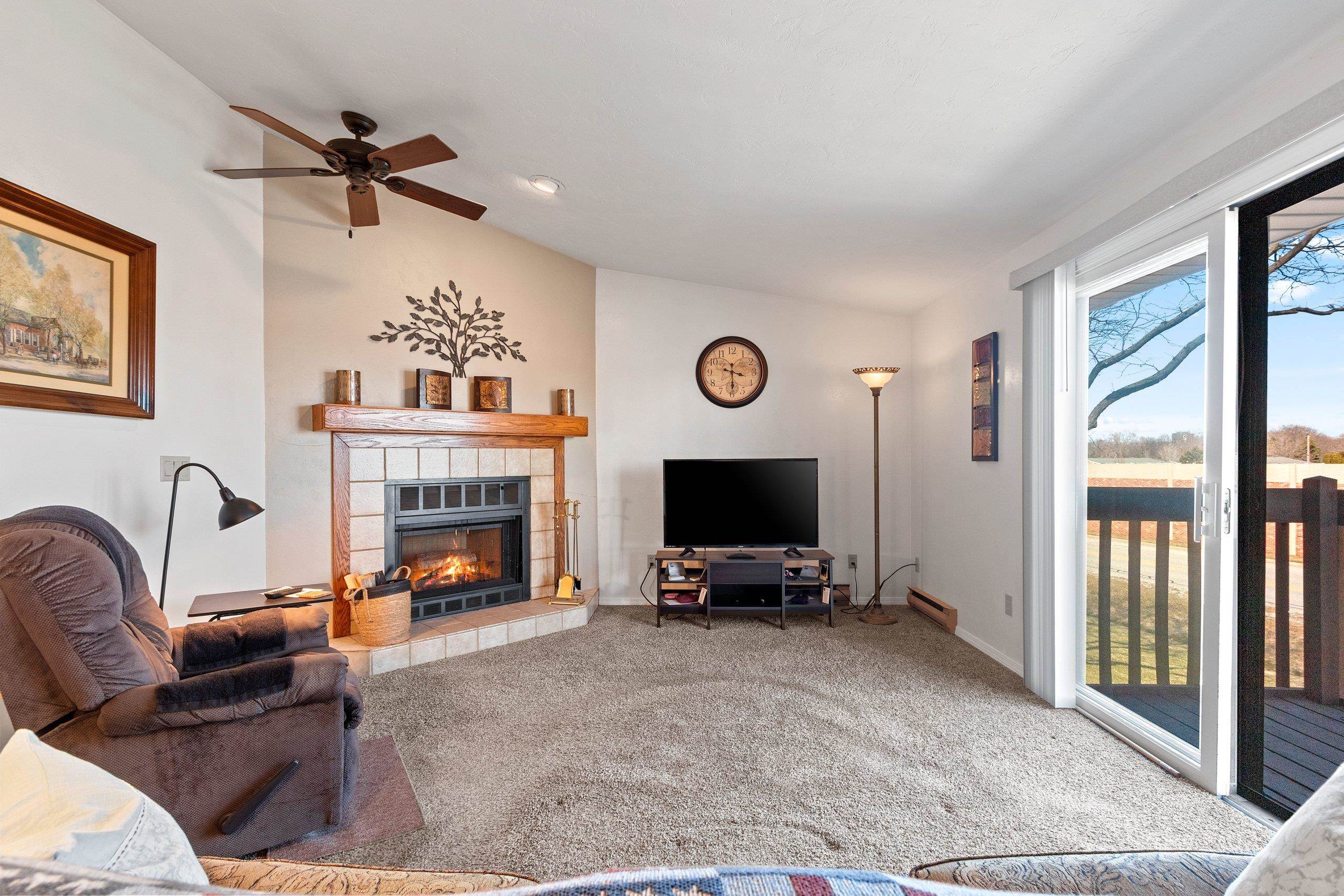 2409 Cedar Ridge, Unit C Green Bay, WI 54313 - Photo 3 of 27