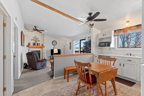 $150,000 | 2409 Cedar Ridge, Unit C, Green Bay, WI 54313