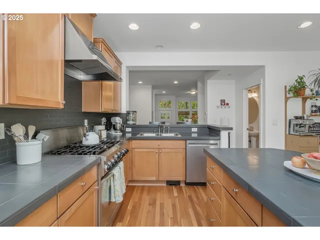 $525,000 | 8810 Southeast 12th Avenue, Portland, OR 97202