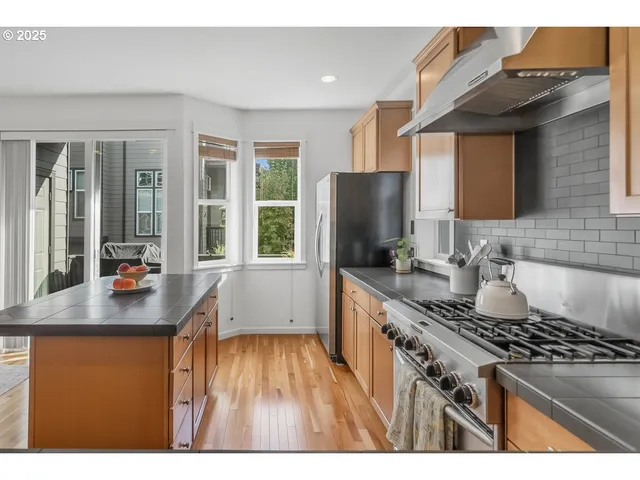 $525,000 | 8810 Southeast 12th Avenue, Portland, OR 97202