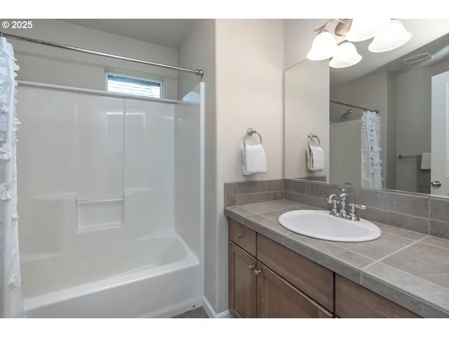 $525,000 | 8810 Southeast 12th Avenue, Portland, OR 97202