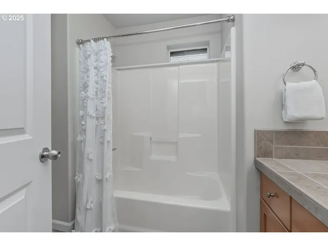 $525,000 | 8810 Southeast 12th Avenue, Portland, OR 97202