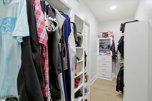 $570,000 | 173 Fallen Oaks Drive, Brandon, MS 39047