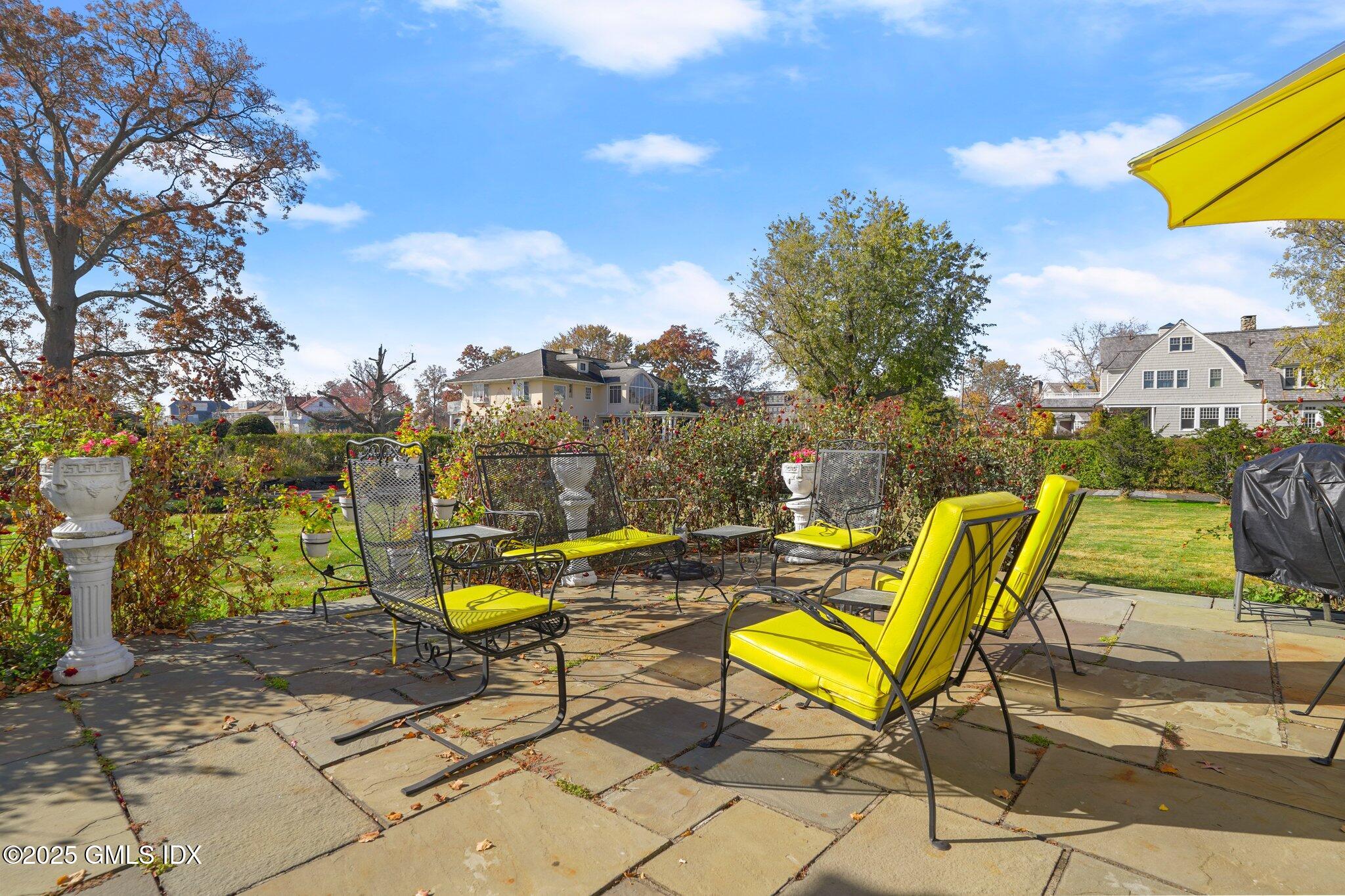 209 Shore Road Old Greenwich, CT 06870 - Photo 8 of 18 3-web-or-mls-209-shore-rd