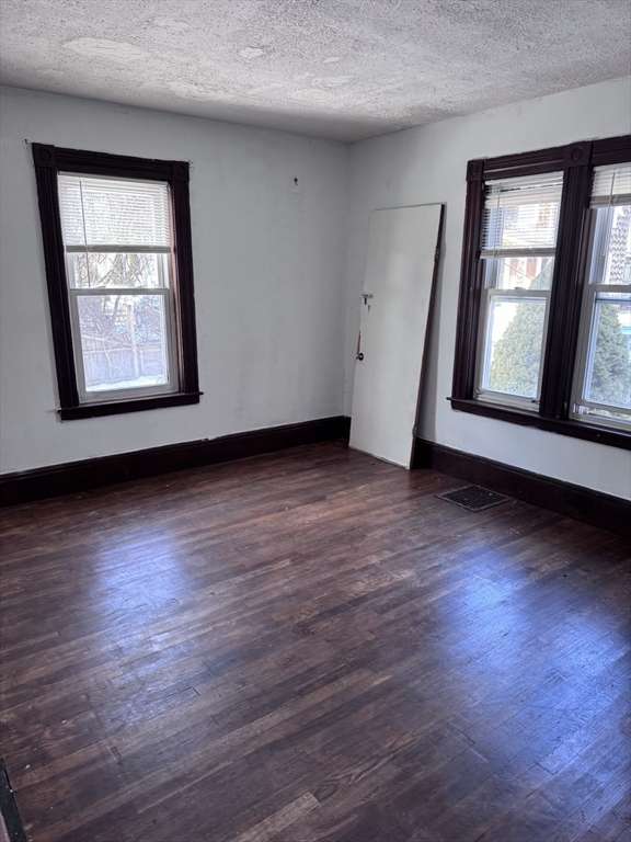 20 Buckminster Street Framingham, MA 01702 - Photo 5 of 24