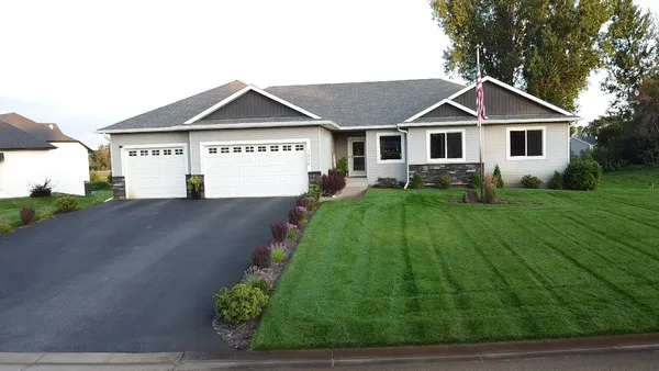 $800,000 | 2046 162nd Avenue Northeast, Andover, MN 55304