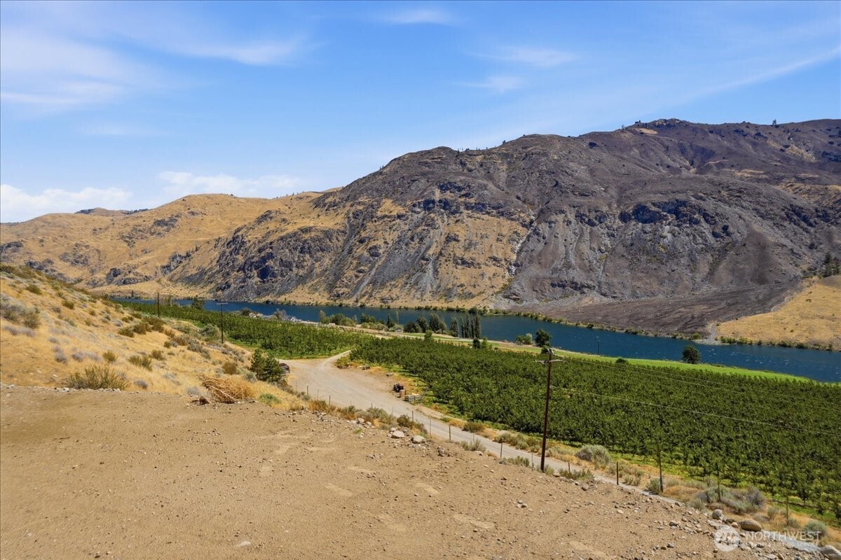 109 Hugo Road Chelan, WA 98816 - Photo 14 of 40
