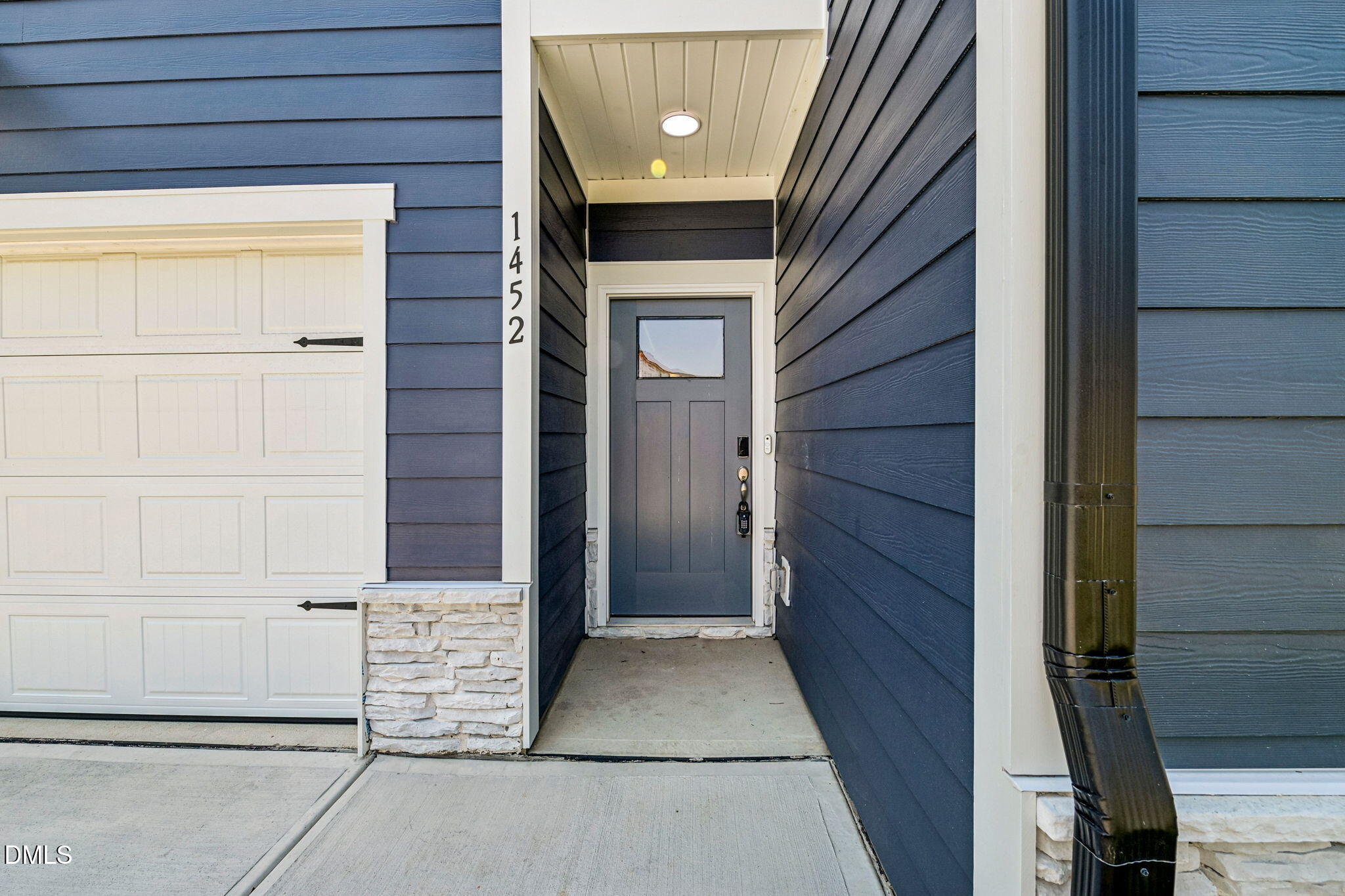 1452 Hatteras Road Durham, NC 27703 - Photo 5 of 49 5-web-or-mls-Raleigh - Avalon Place - 14