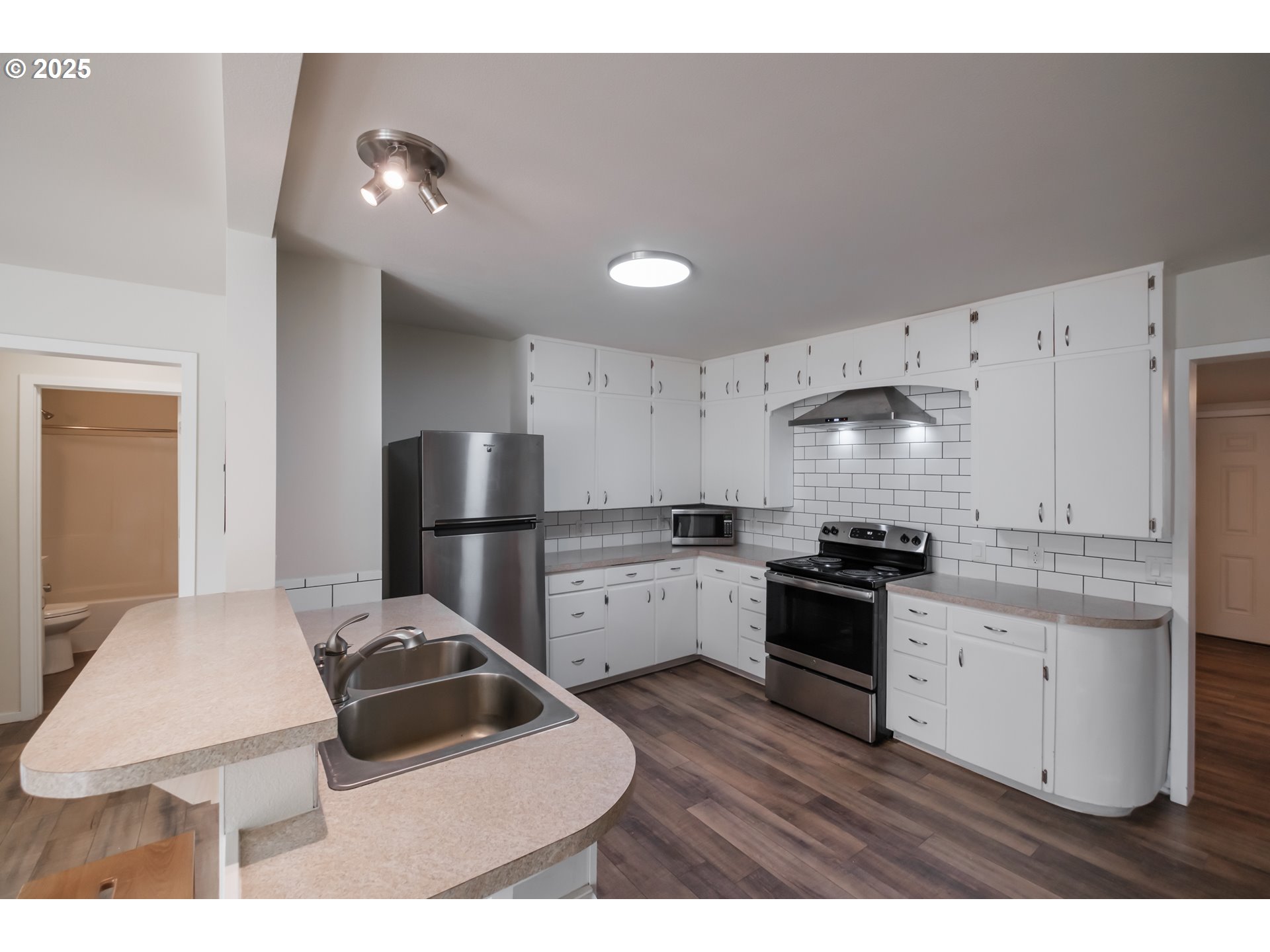 1825 Main Street Southeast Albany, OR 97322 - Photo 18 of 47