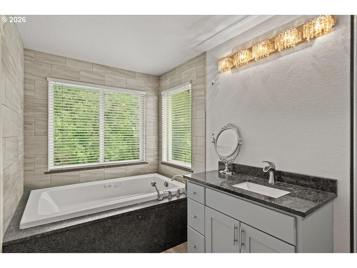 4098 Portland Road Northeast Salem, OR 97301 - Photo 33 of 47