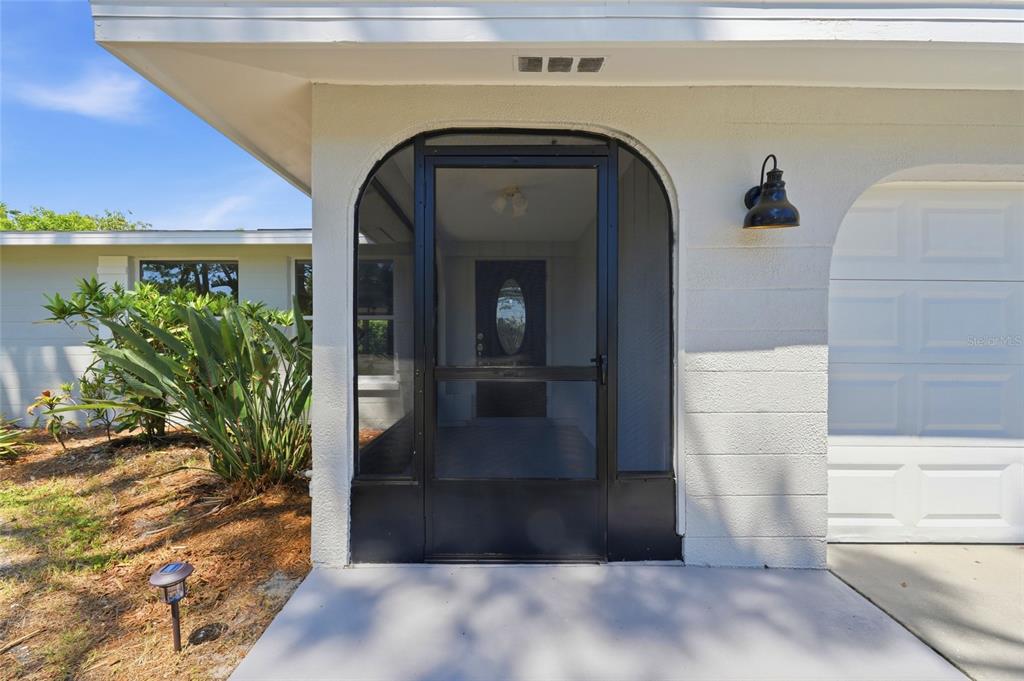 5984 Diana Road Venice, FL 34293 - Photo 5 of 36