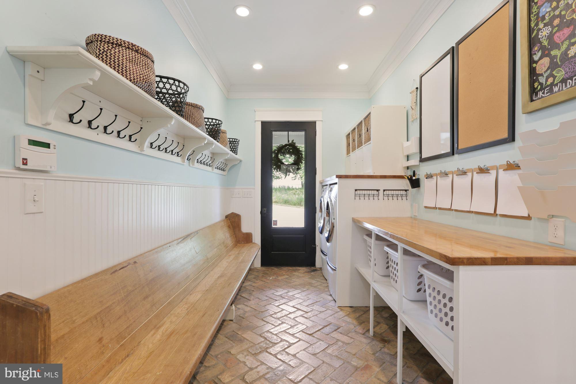 913 Governor Bridge Road Davidsonville, MD 21035 - Photo 29 of 118 Side Entrance/Mud Room/Laundry Room
