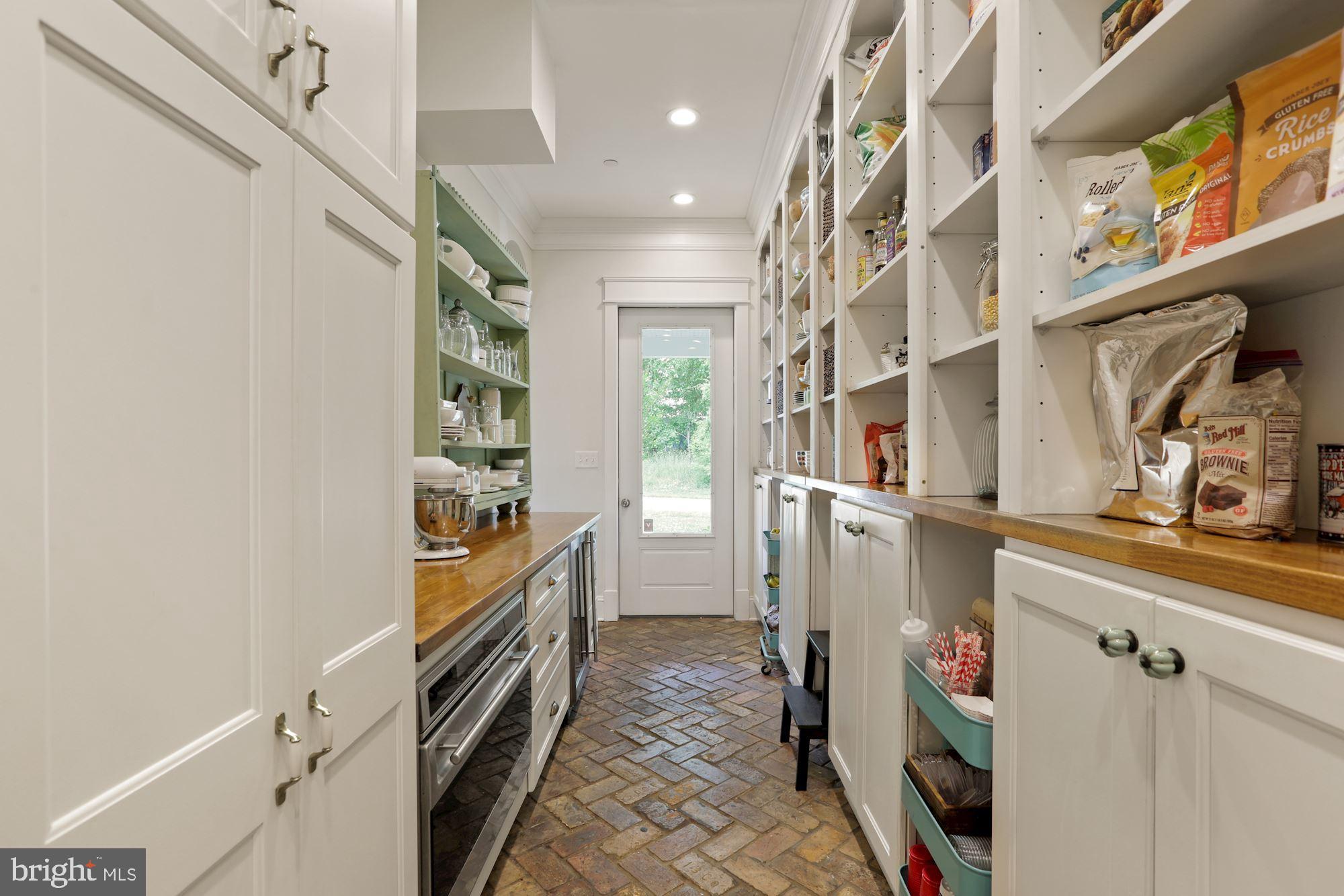 913 Governor Bridge Road Davidsonville, MD 21035 - Photo 35 of 118 Butlers Pantry