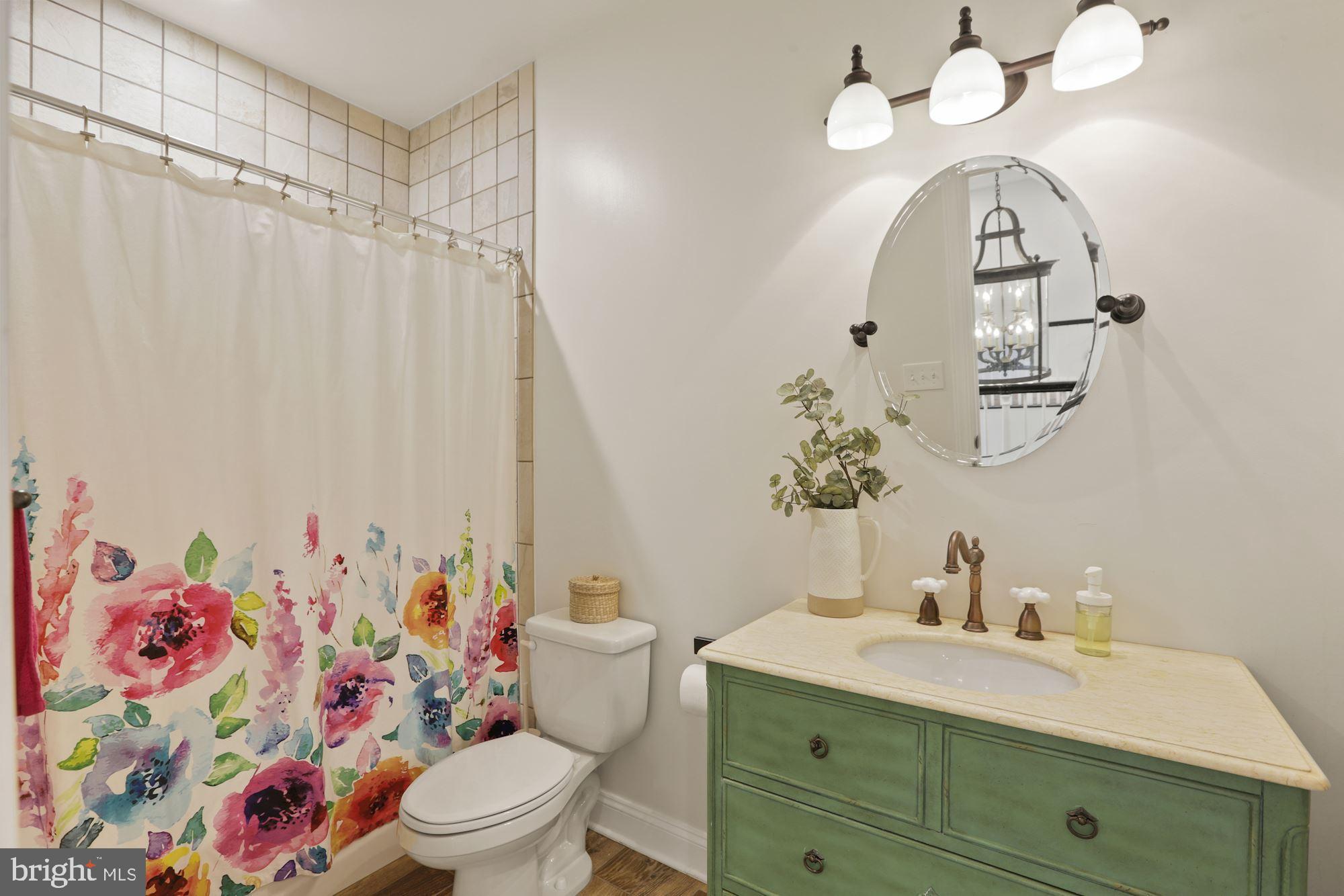 913 Governor Bridge Road Davidsonville, MD 21035 - Photo 65 of 118 Upper Level Full Bath