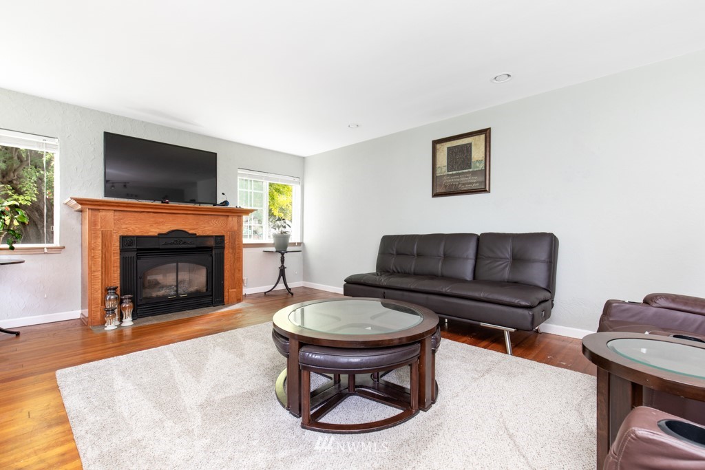 16722 Blodgett Road Mount Vernon, WA 98274 - Photo 18 of 37 a living room with furniture and a fireplace