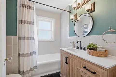 $425,000 | 309 East 69th Street, Kansas City, MO 64113