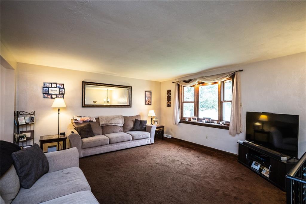 216 Jones Road Cabot, PA 16023 - Photo 2 of 25