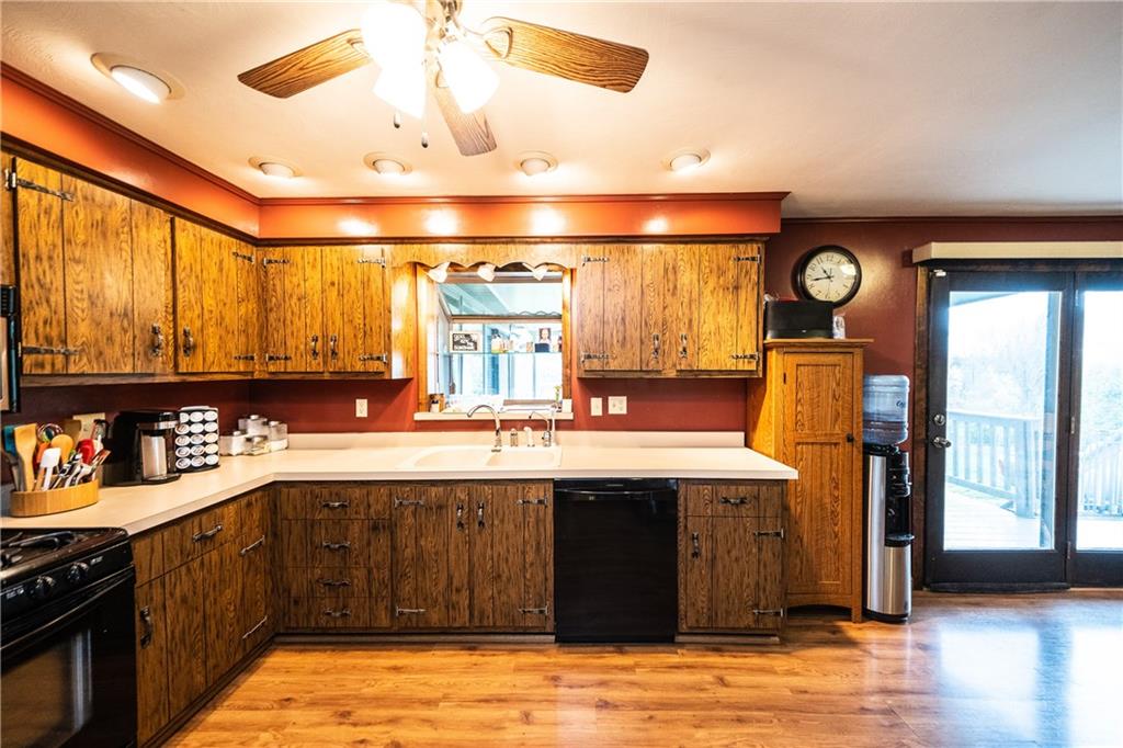 216 Jones Road Cabot, PA 16023 - Photo 5 of 25