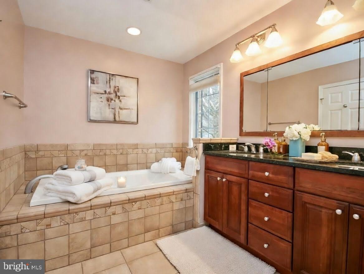 1006 Kimberwicke Road McLean, VA 22102 - Photo 20 of 38 Primary Suite Bath - Double Sinks & Soaking Tub