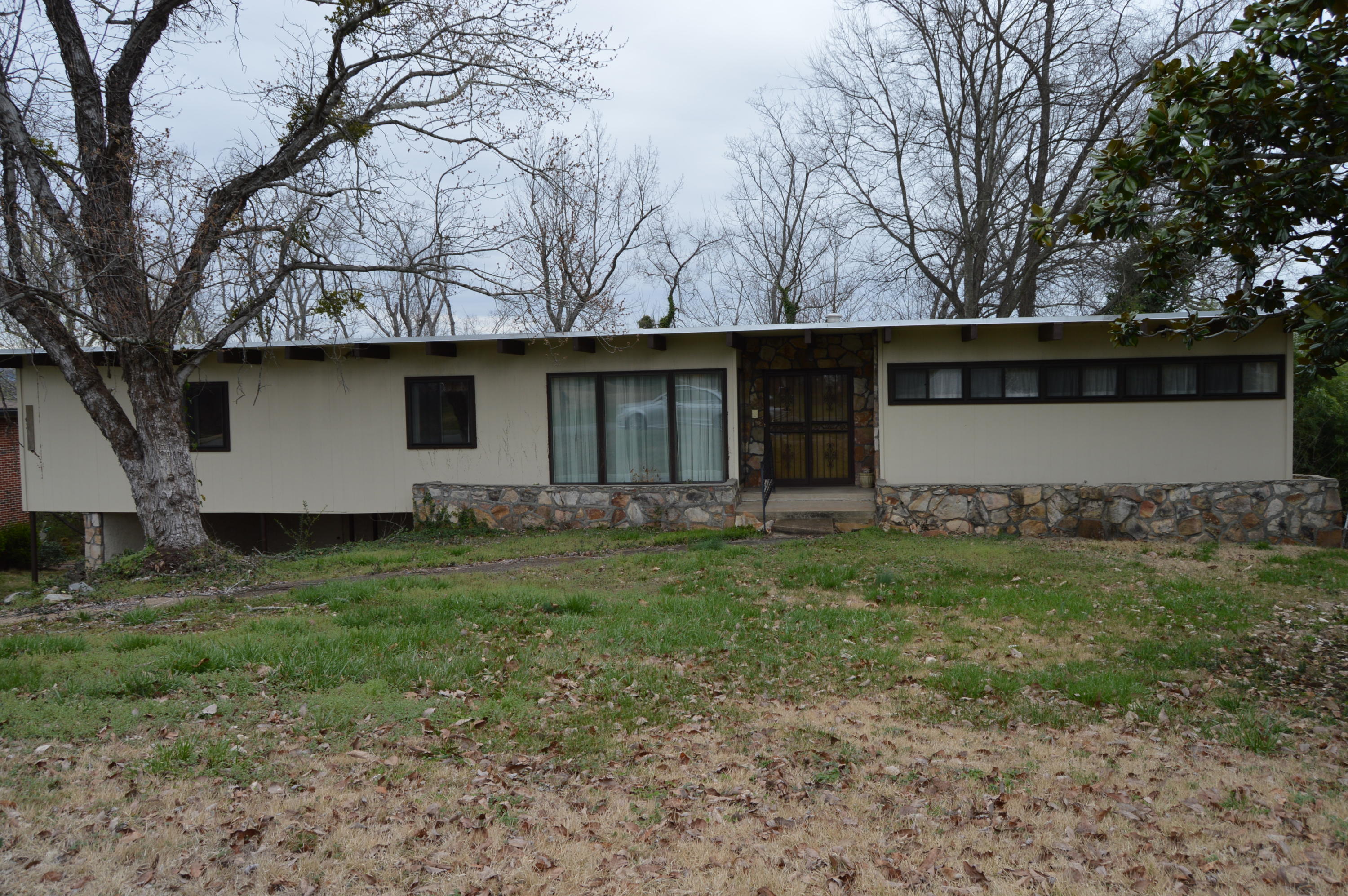 1319 Highland Road Chattanooga, TN 37415 - Photo 1 of 2 DSC_0594