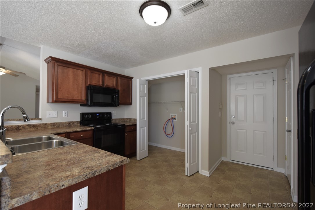 1100 Bramblegate Road Hope Mills, NC 28348 - Photo 31 of 47 Gallery Image 31