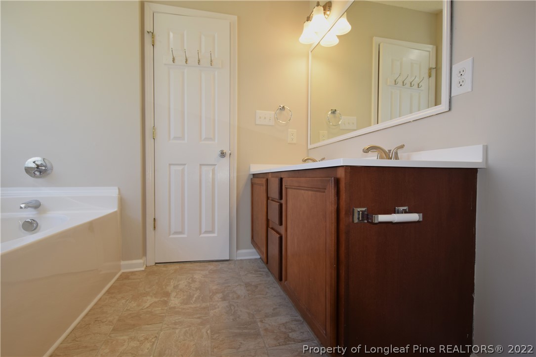 1100 Bramblegate Road Hope Mills, NC 28348 - Photo 37 of 47 Gallery Image 37