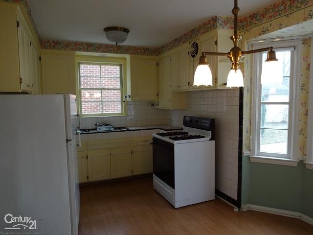 1827 Littlestone Road Grosse Pointe Woods, MI 48236 - Photo 5 of 24