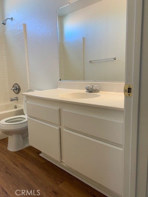 14813 Carter Road Victorville, CA 92394 - Photo 12 of 24 Upstairs Bathroom