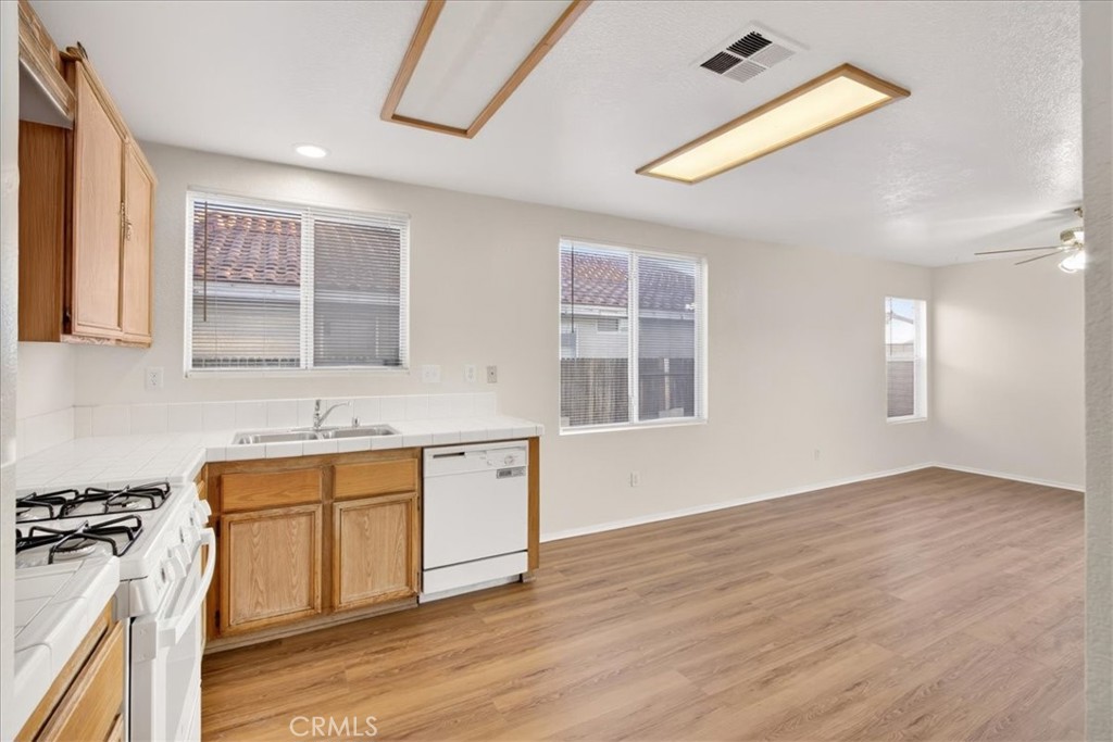 14813 Carter Road Victorville, CA 92394 - Photo 20 of 74