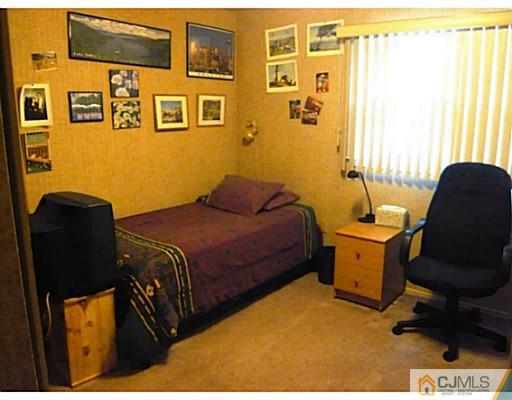 12 Celler Road Edison, NJ 08817 - Photo 11 of 16 Gallery Image 11