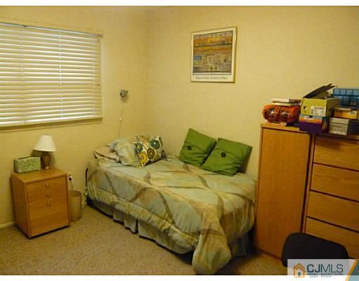 12 Celler Road Edison, NJ 08817 - Photo 13 of 16 Gallery Image 13