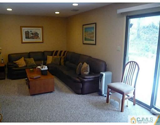 12 Celler Road Edison, NJ 08817 - Photo 8 of 16 Gallery Image 8