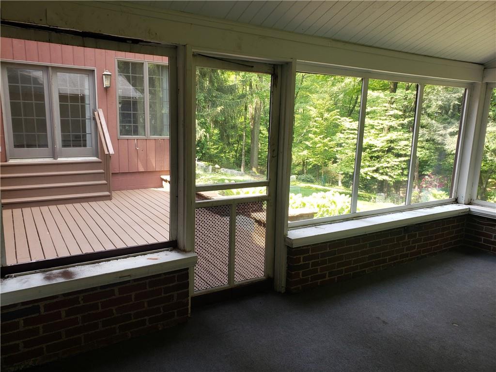 148 Spring Grove Road Pittsburgh, PA 15235 - Photo 4 of 23 Gallery Image 4