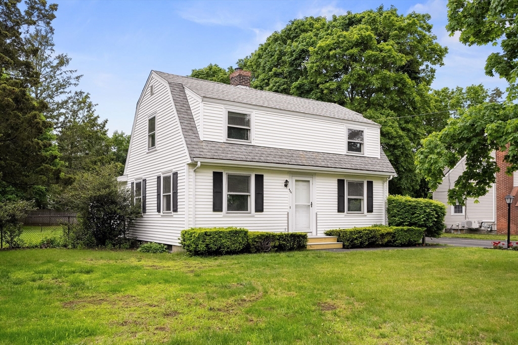 464 Ralph Talbot Street Weymouth, MA 02190 - Photo 2 of 33 Gallery Image 2