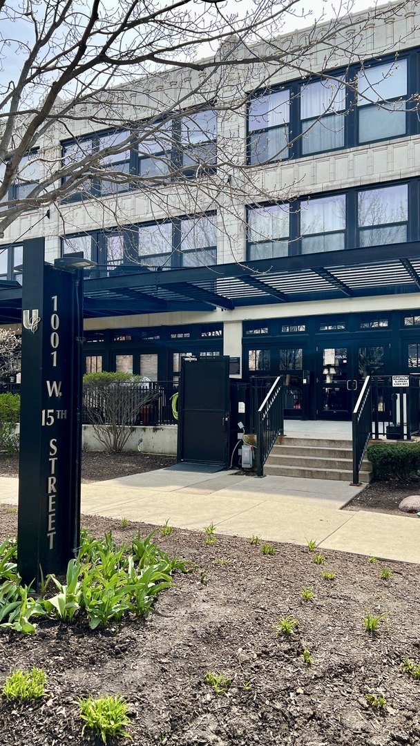 1071 West 15th St Unit 319  