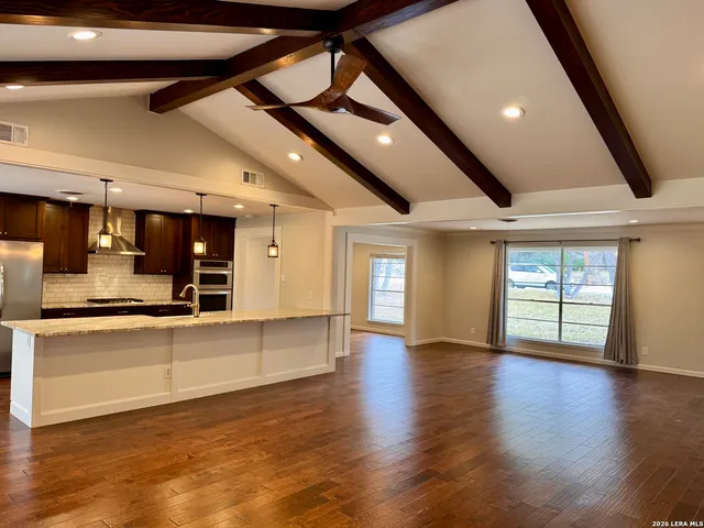 $3,200 | 131 Canyon Oaks Drive, Hollywood Park, TX 78232