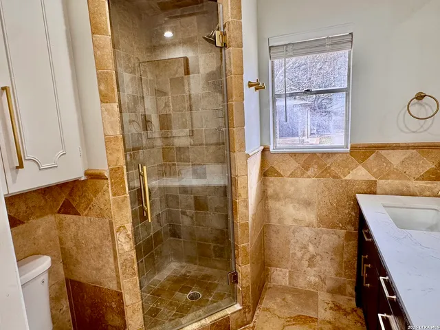 $3,200 | 131 Canyon Oaks Drive, Hollywood Park, TX 78232