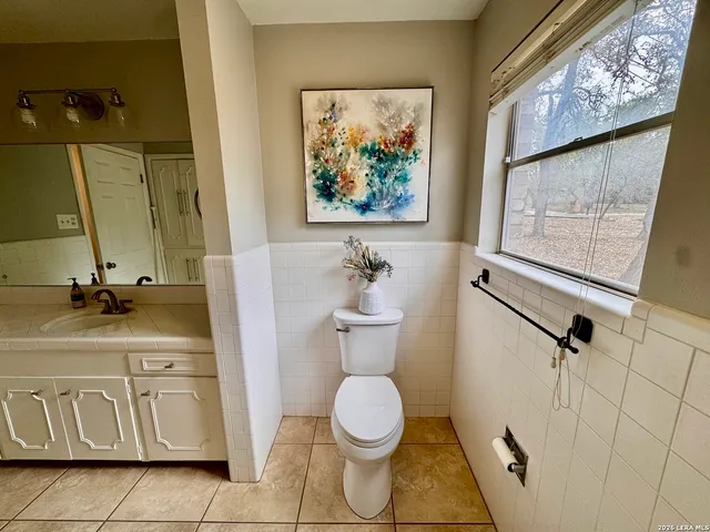 $3,200 | 131 Canyon Oaks Drive, Hollywood Park, TX 78232