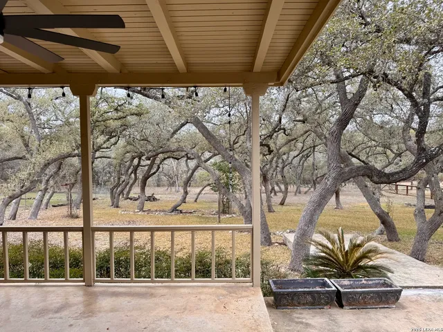 $3,200 | 131 Canyon Oaks Drive, Hollywood Park, TX 78232