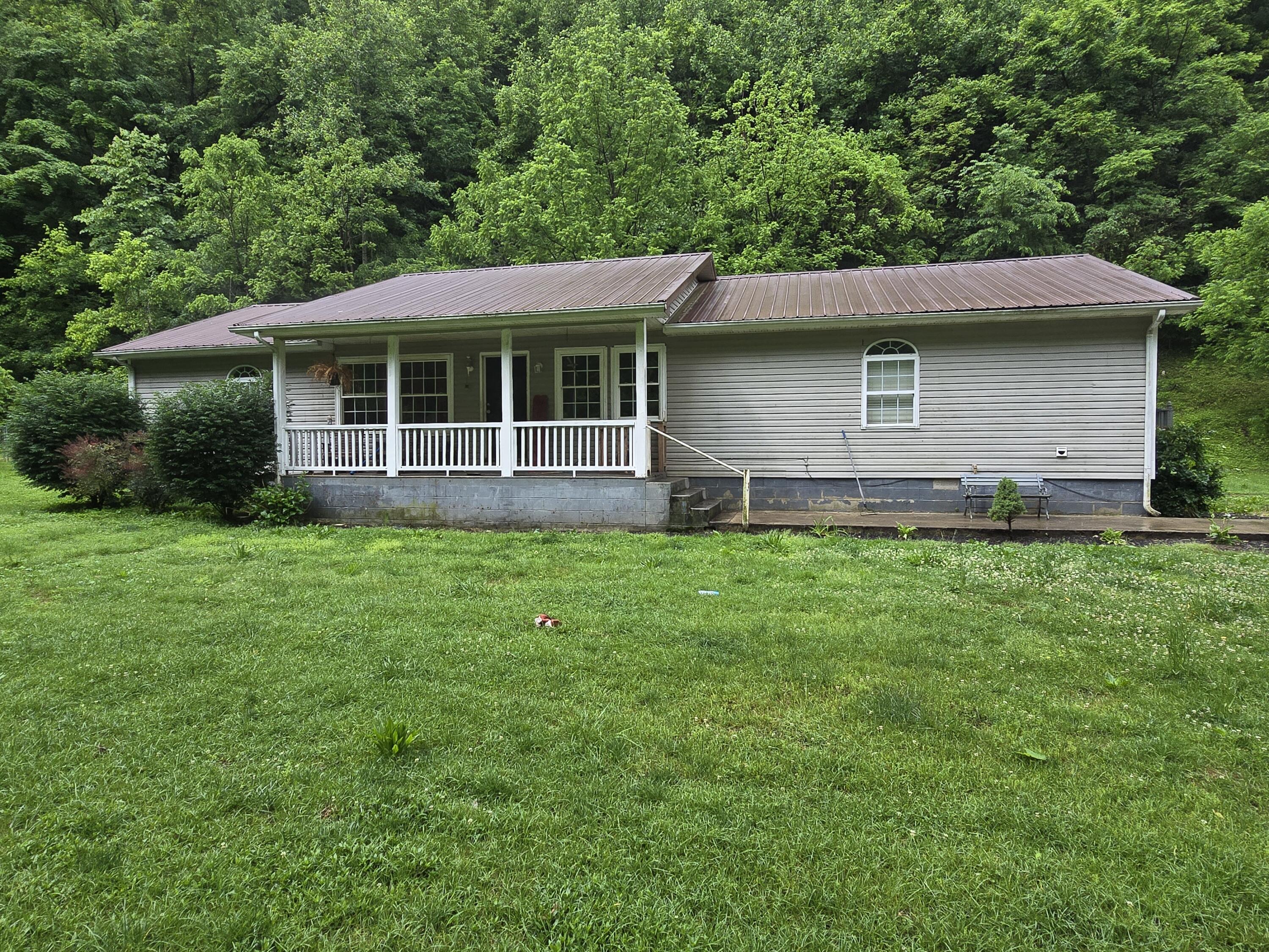 1698 Dry Creek Road Topmost, KY 41862 - Photo 1 of 30 1687