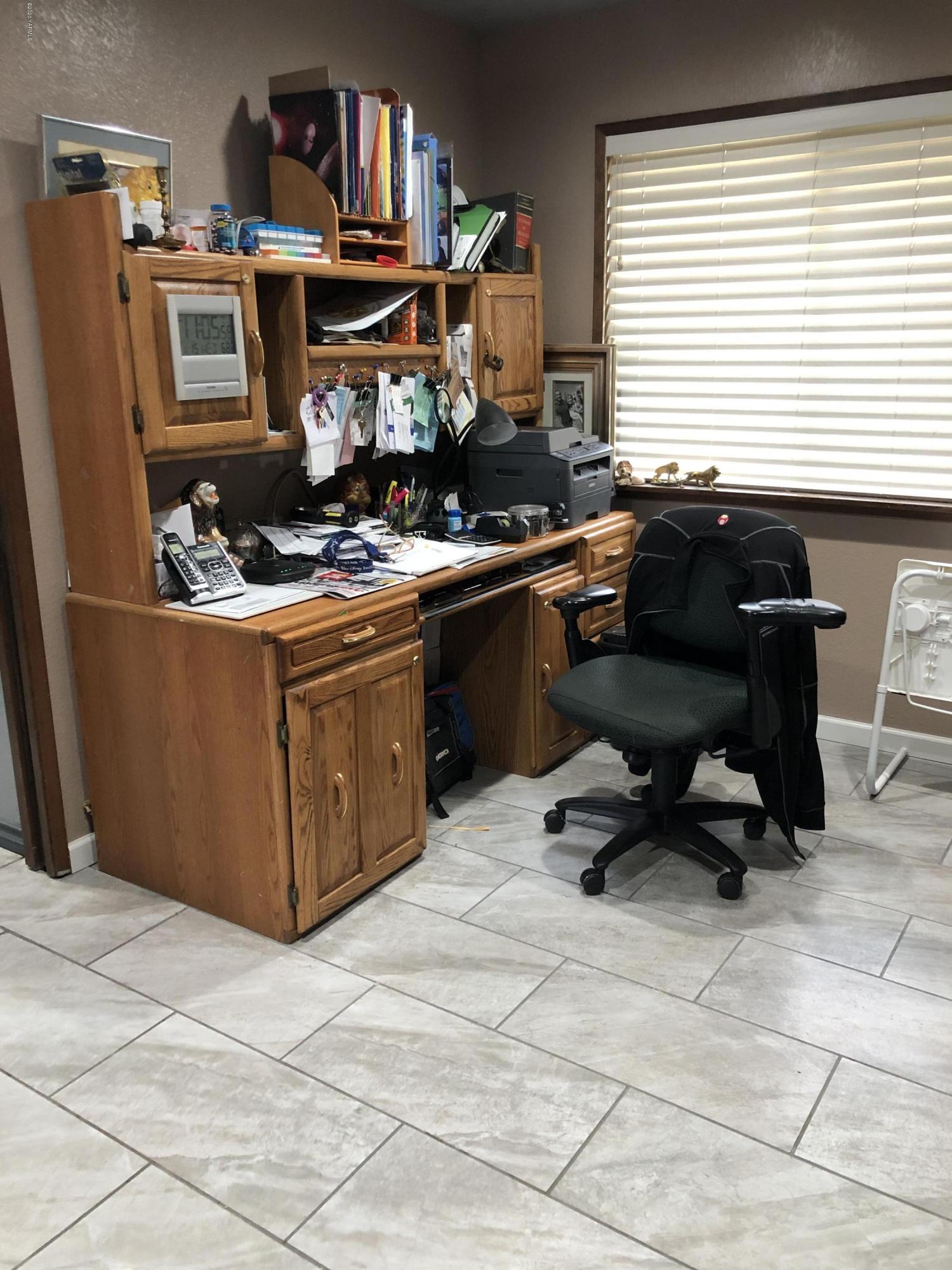 162 Schut Road Moxee, WA 98936 - Photo 23 of 31 Office