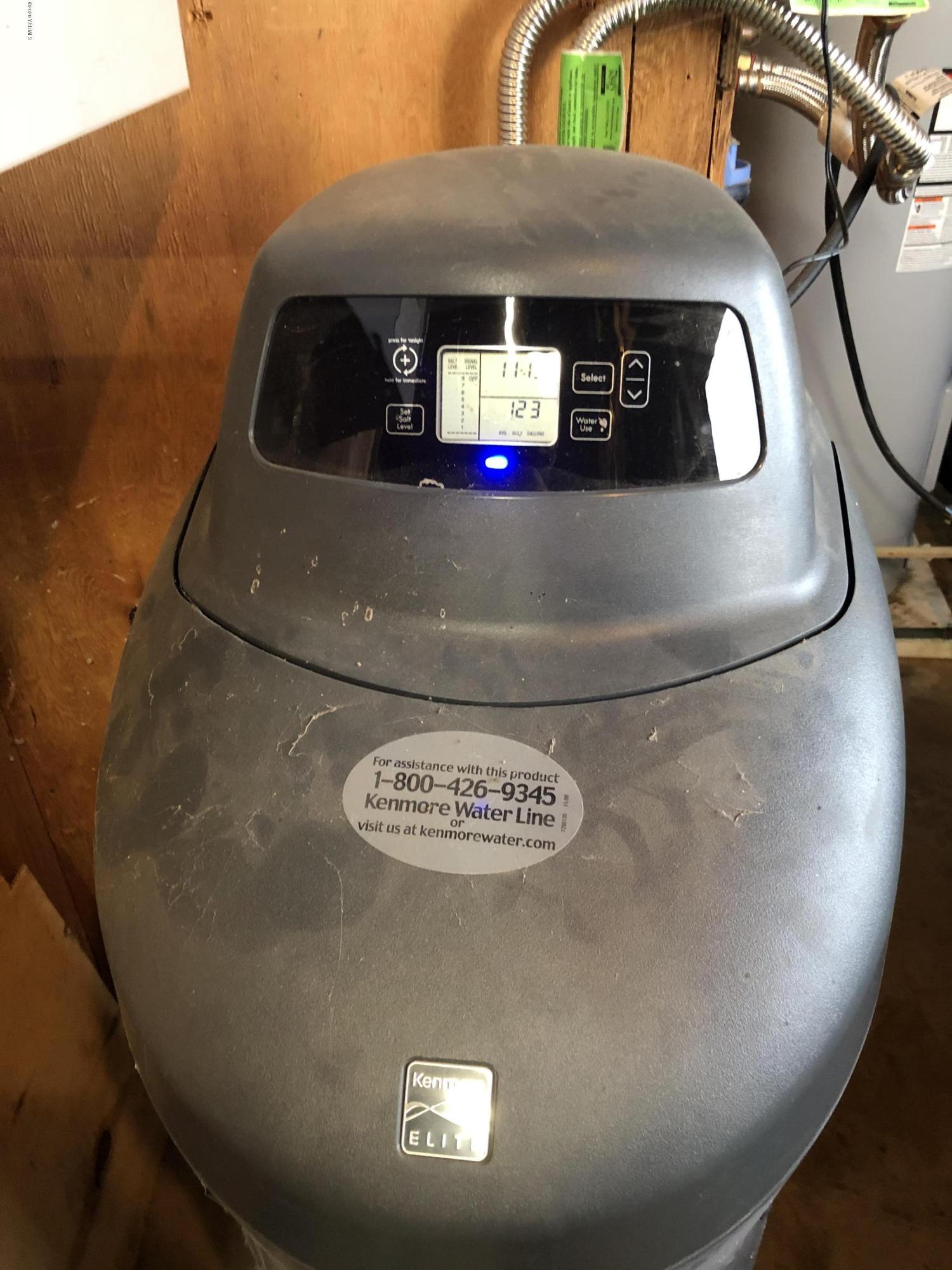 162 Schut Road Moxee, WA 98936 - Photo 29 of 31 Water softner
