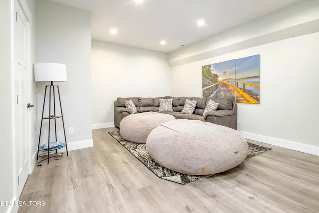 $1,410,000 | 734 Waterfront Trail, La Follette, TN 37766