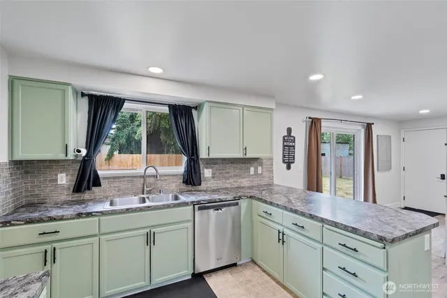 $512,000 | 17930 Littlerock Road Southwest, Rochester, WA 98579