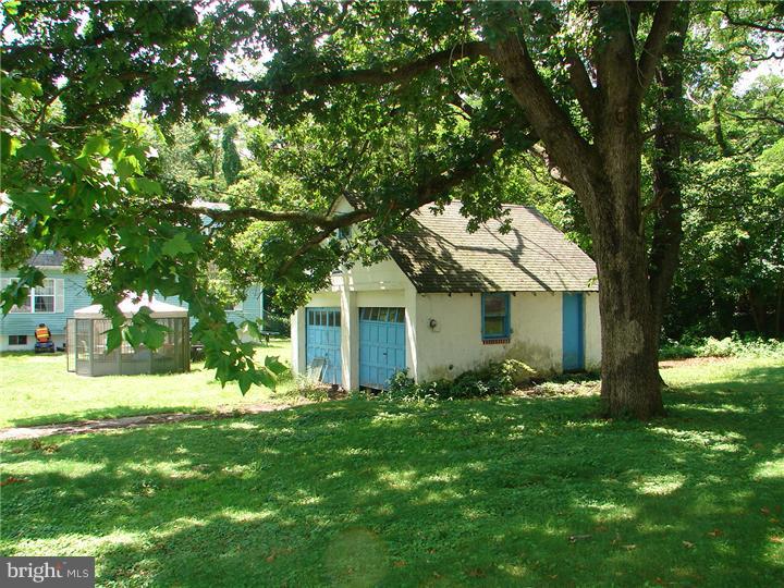 440 Cedar Avenue Lindenwold, NJ 08021 - Photo 2 of 7 Garage