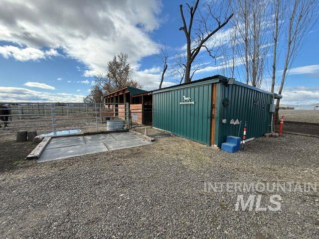 848 Jonathan Road Weiser, ID 83672 - Photo 32 of 42 View of outbuilding featuring an exterior structure