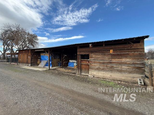 848 Jonathan Road Weiser, ID 83672 - Photo 37 of 42 View of outbuilding featuring an exterior structure